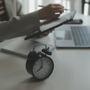 webinár - Nové pravidlá pre nadčasy, nadúväzky a náhradné voľno školských zamestnancov od 1. 9. 2026